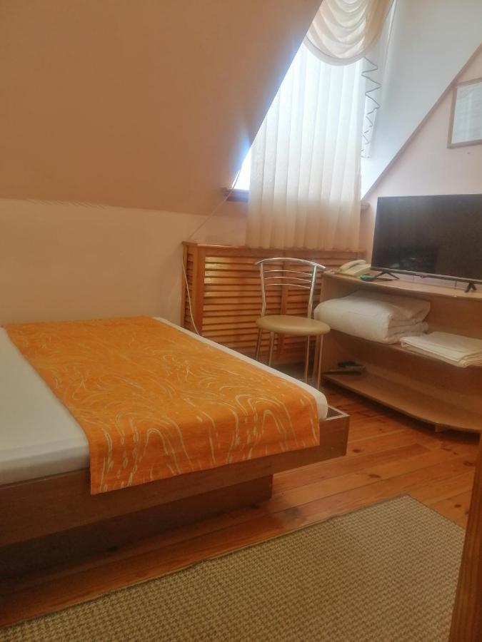 Gostiniy Dvor Non-Stop Hotel Kherson Exterior photo