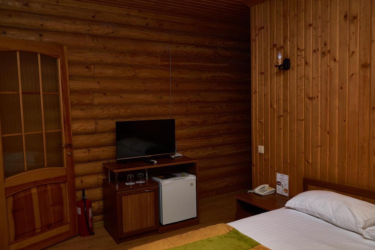 Gostiniy Dvor Non-Stop Hotel Kherson Exterior photo